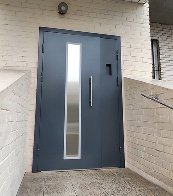 Подъездная остекленная дверь Подъездная остекленная дверь