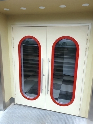 С овальными окнами С овальными окнами