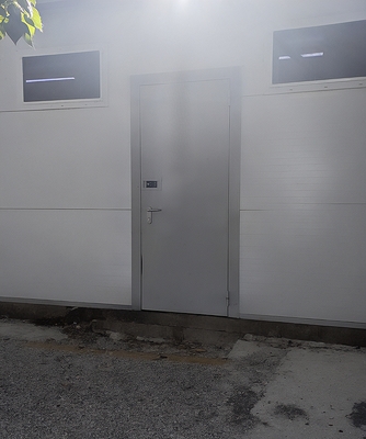 Дверь в служебное помещение Дверь в служебное помещение