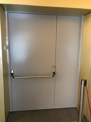 С широкой ручкой антипаника С широкой ручкой антипаника