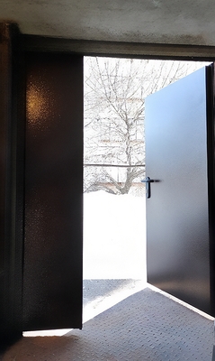 Коричневая огнеупорная дверь Коричневая огнеупорная дверь