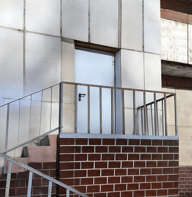 Дверь в МКД Дверь в МКД