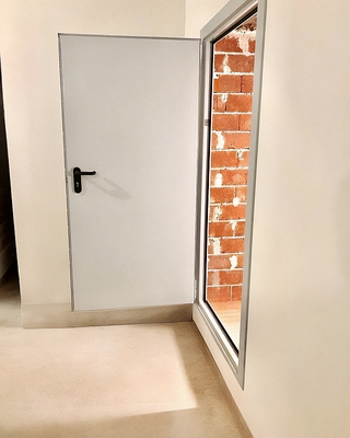 Дверь однопольной конструкции Дверь однопольной конструкции