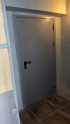 Дверь в техническое помещение Дверь в техническое помещение