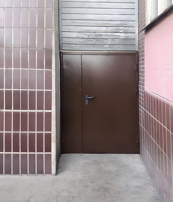 Полуторная огнеупорная дверь Полуторная огнеупорная дверь